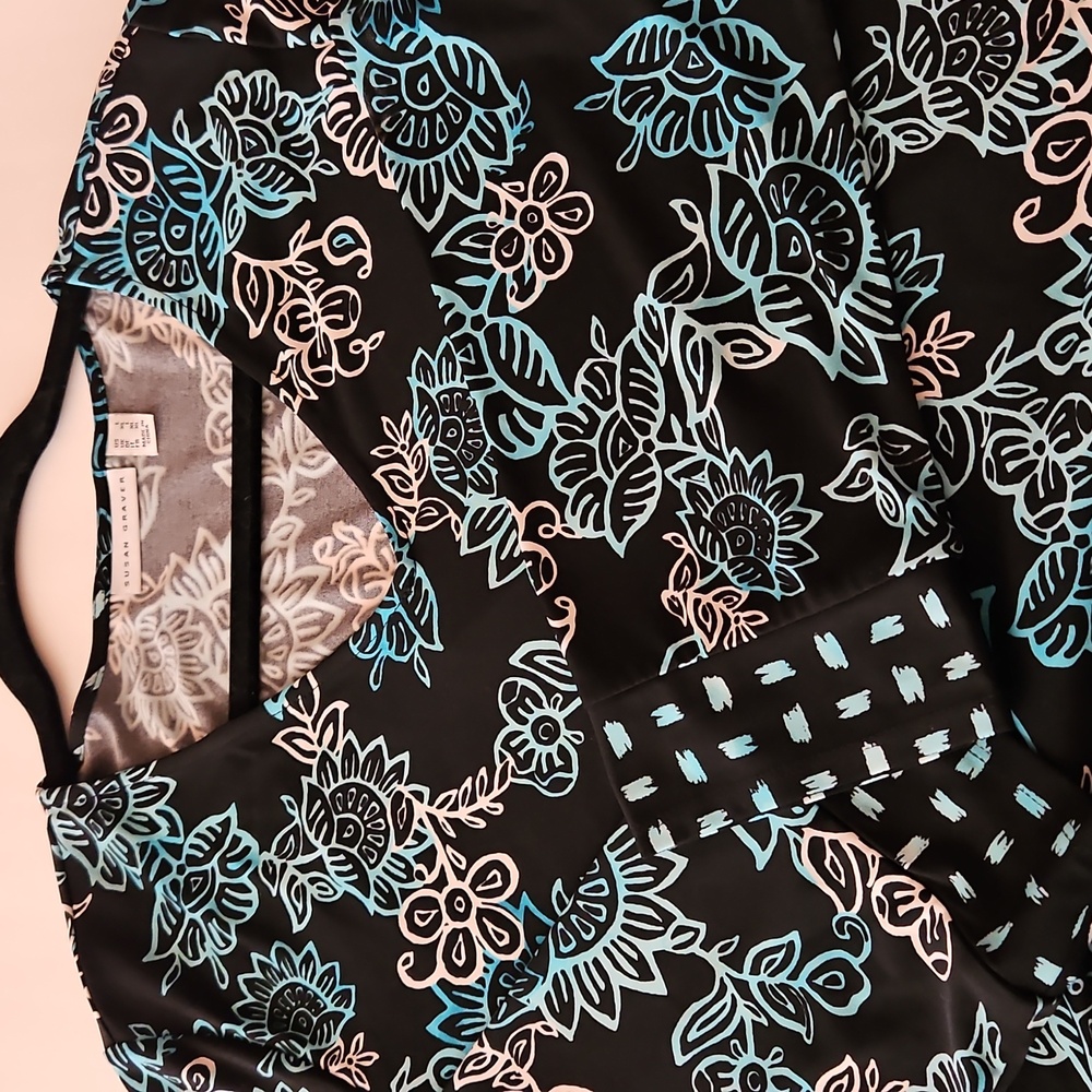 Susan Graver Size L Black, Blue & Cream Color  Floral Tunic